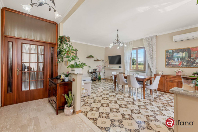 Villa for sale in Pontecorvo