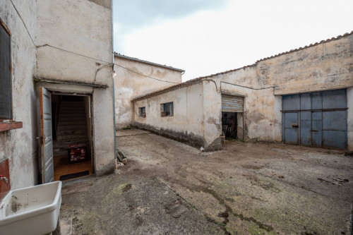 House in Paterno - Image 5