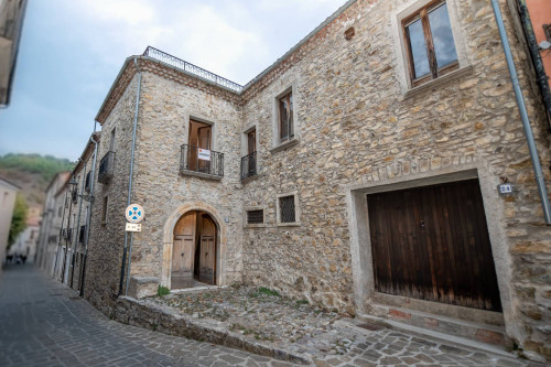 Attico in vendita a Sasso di Castalda