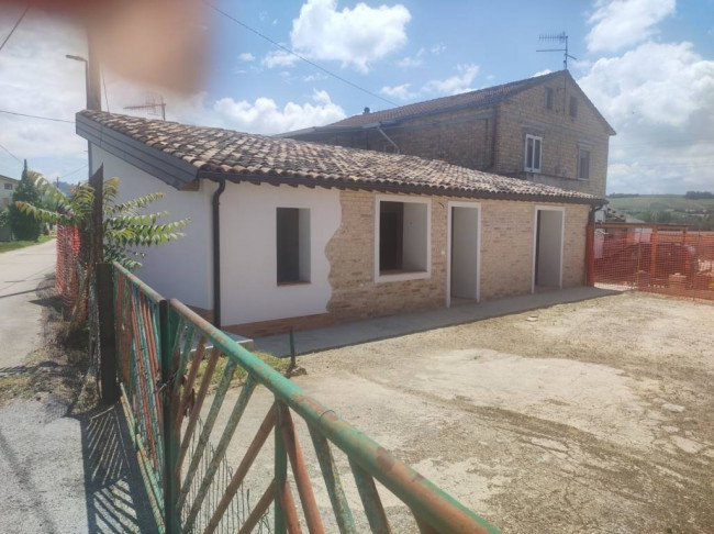 Casa indipendente in vendita a Villareia, Cepagatti (PE)