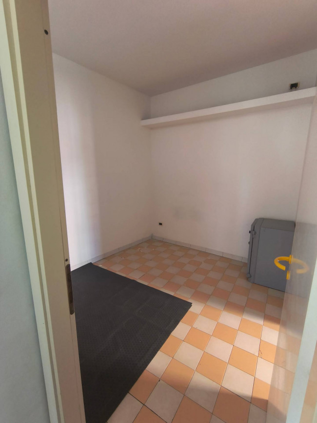 Locale commerciale in affitto a Chieti