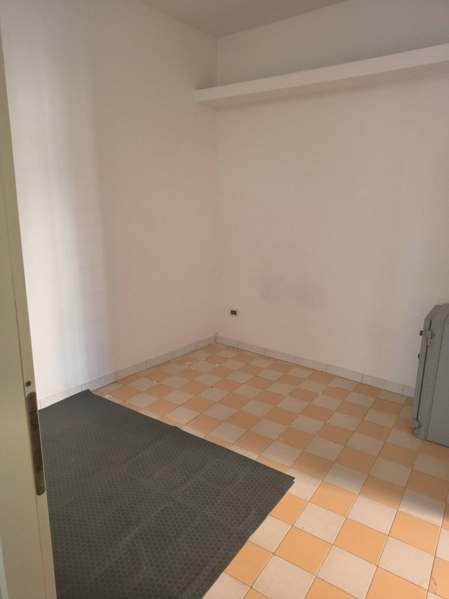 Locale commerciale in affitto a Chieti