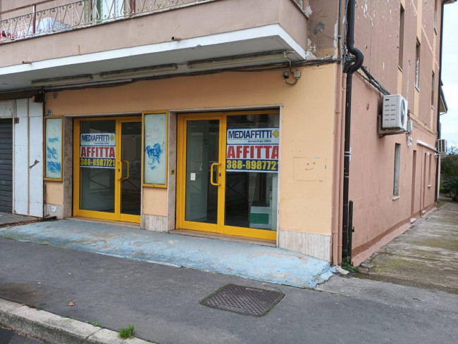 Locale commerciale in affitto a Chieti