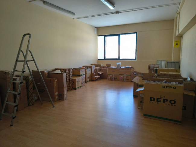 Locale commerciale in affitto a Chieti