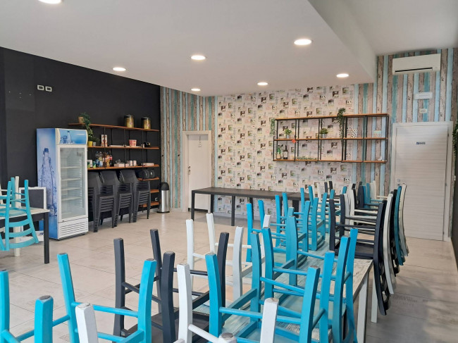 Locale commerciale in affitto a Alanno
