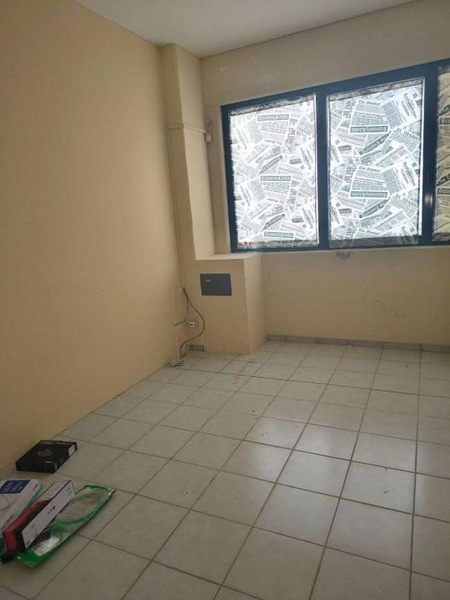 Locale commerciale in affitto a Chieti