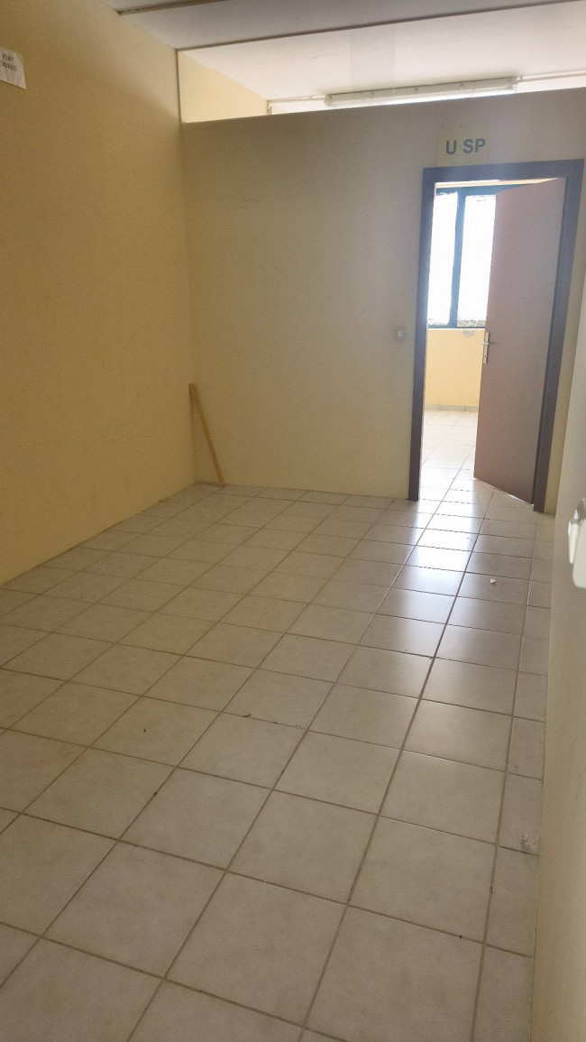 Locale commerciale in affitto a Chieti