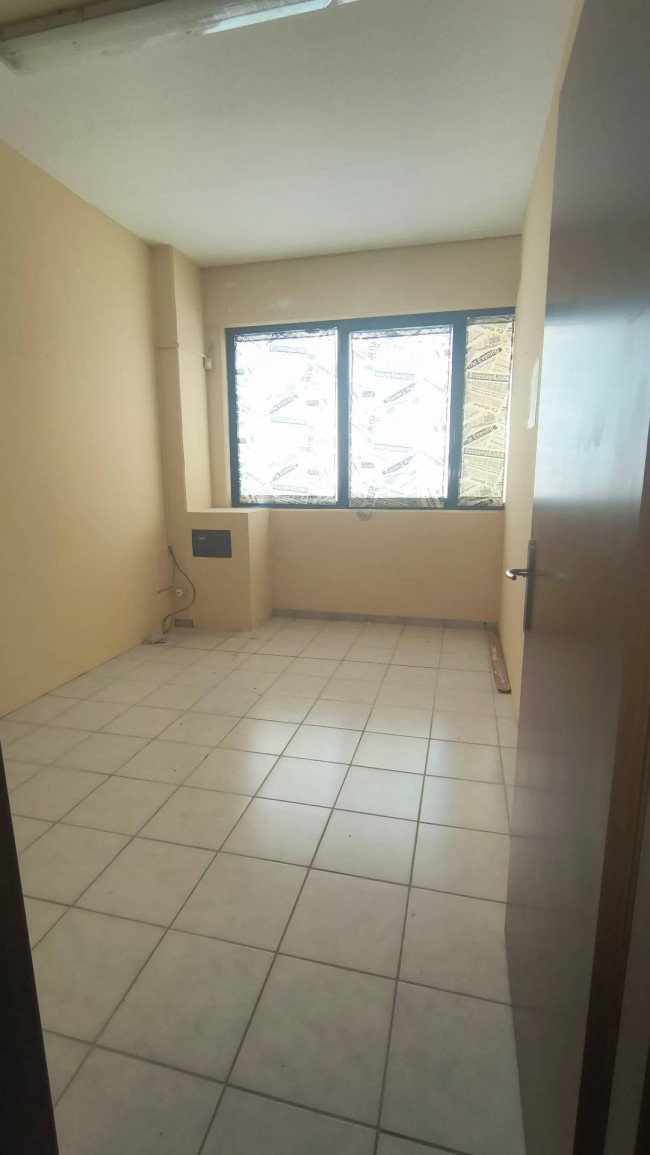 Locale commerciale in affitto a Chieti