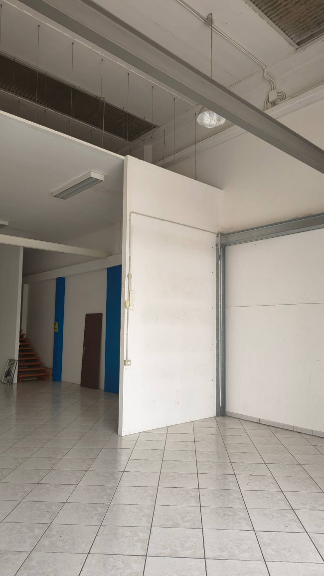 Locale commerciale in affitto a Chieti