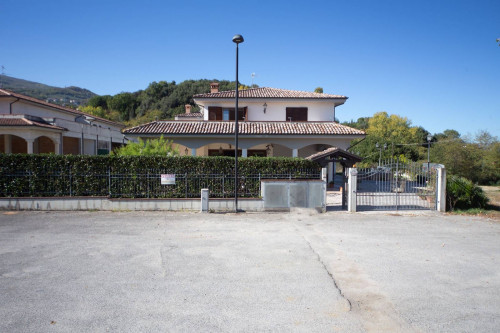 Indipendente in Vendita a Ascoli Piceno