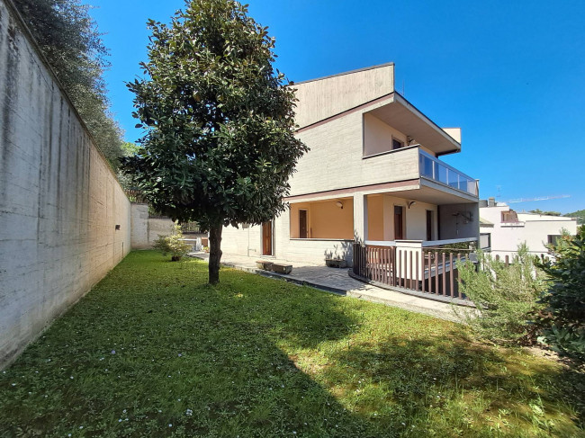 Villa in Vendita a Ascoli Piceno