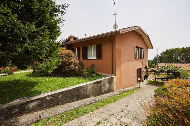 Villa in vendita a Merate (LC)