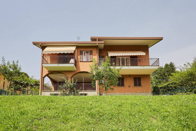 Villa in vendita a Merate (LC)