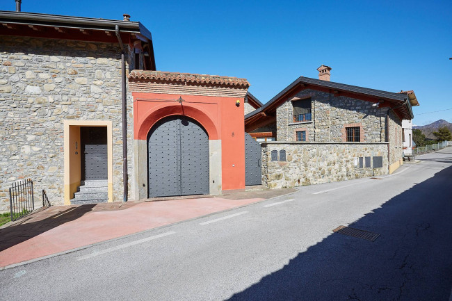 Villa in vendita a Oggiono (LC)