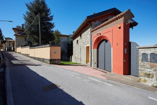 Villa in vendita a Oggiono (LC)