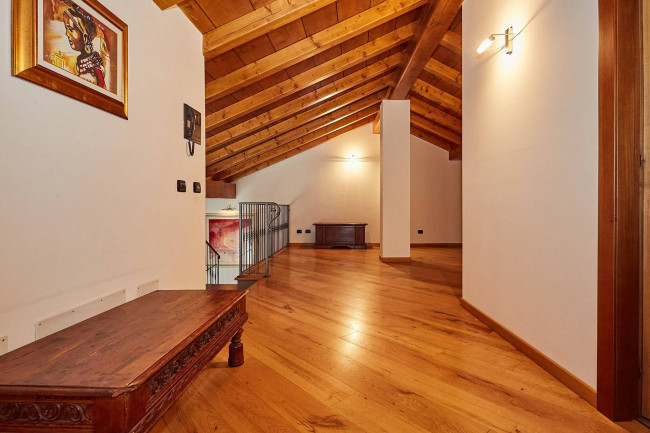 Villa in vendita a Oggiono (LC)