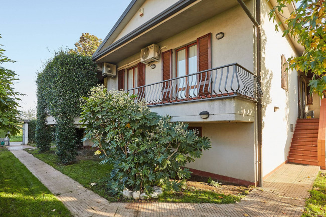 Villa Bifamiliare a Carugate