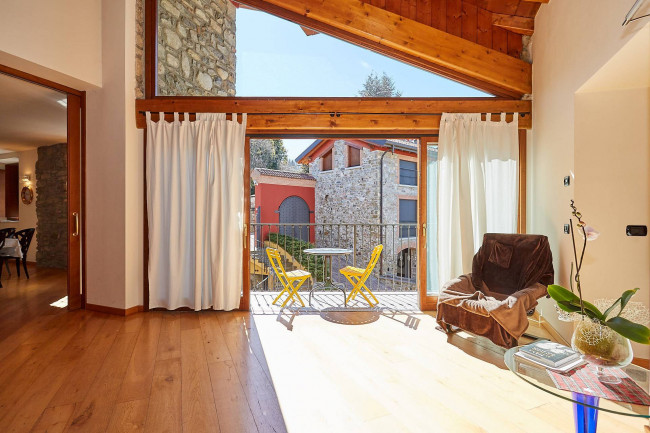 Appartamento in villa a Dolzago