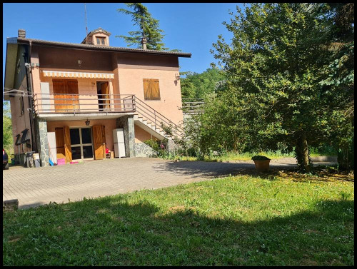 Villa in Vendita a Giusvalla