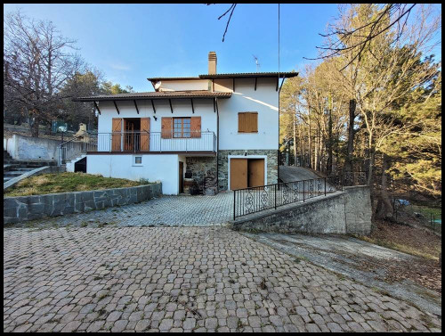 Villa in Vendita a Tiglieto