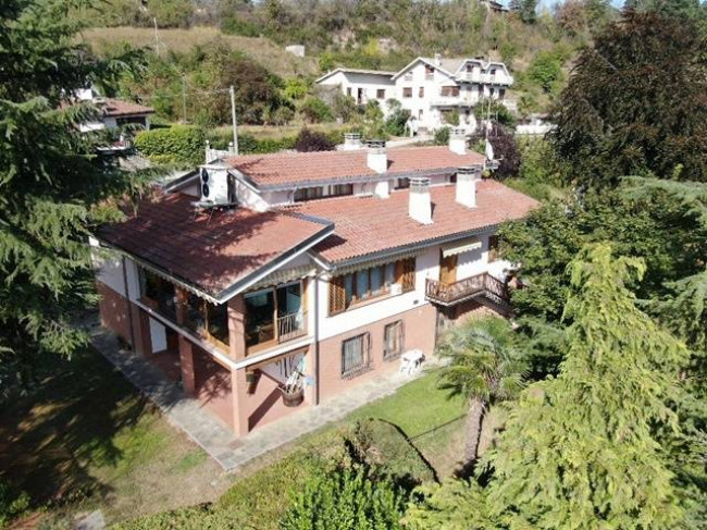 Villa in Vendita a Millesimo