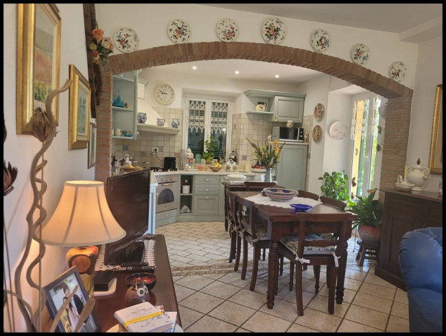 Villa in Vendita a Pontinvrea