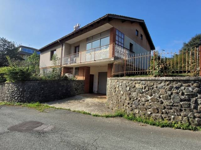Villa in Vendita a Pontinvrea