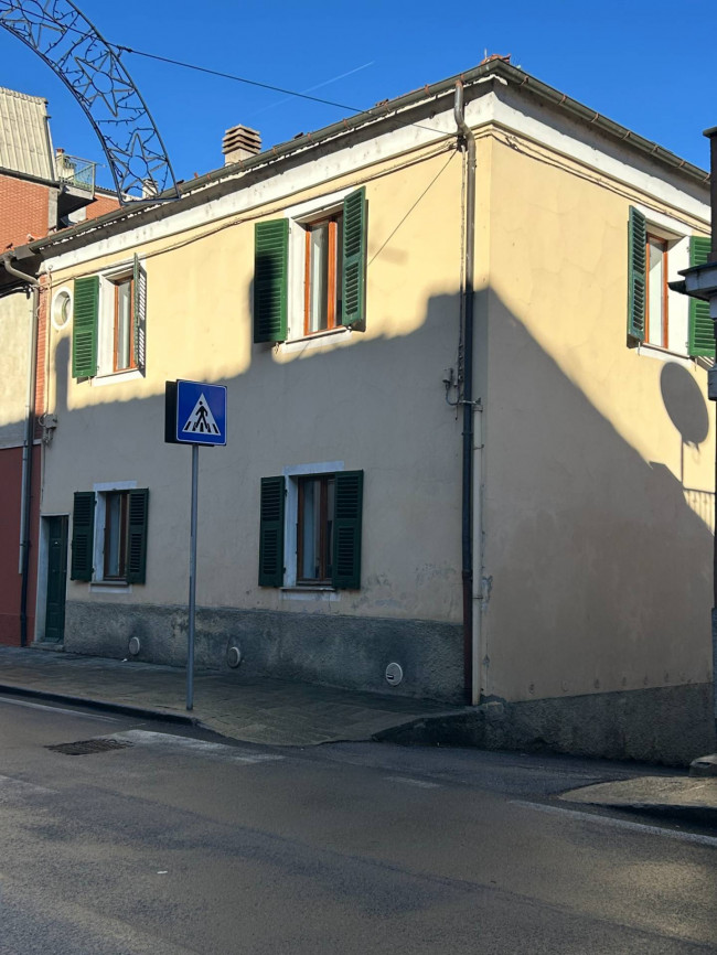 Casa semindipendente in Vendita a Calizzano