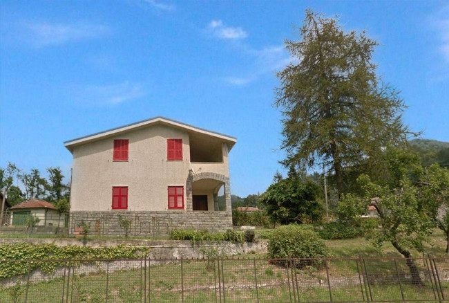Villa in Vendita a Calizzano