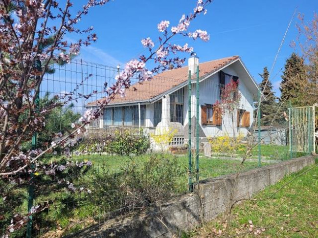 Villa in Vendita a Ponzone