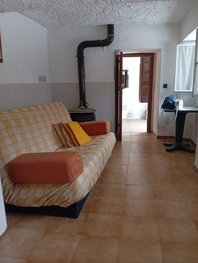 Casa semindipendente in Vendita a Roccavignale