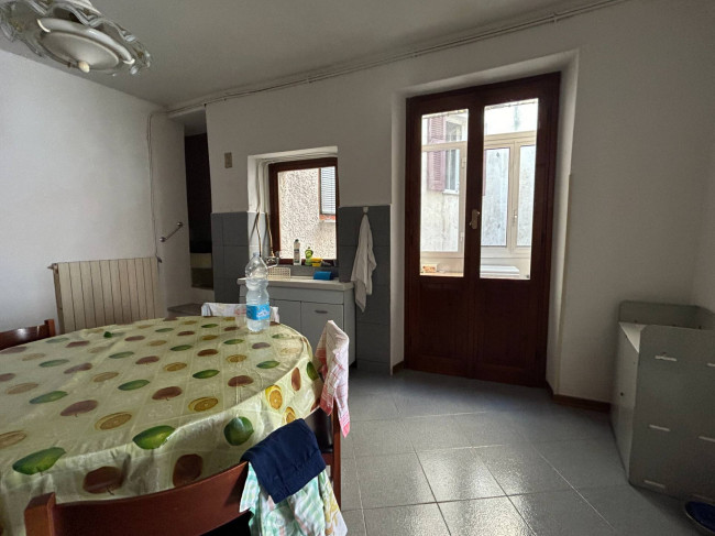 Casa semindipendente in Vendita a Roccavignale