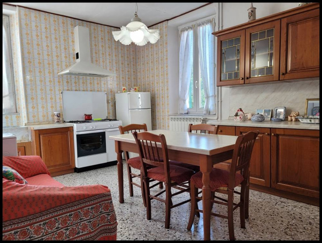 Appartamento in Vendita a Giusvalla