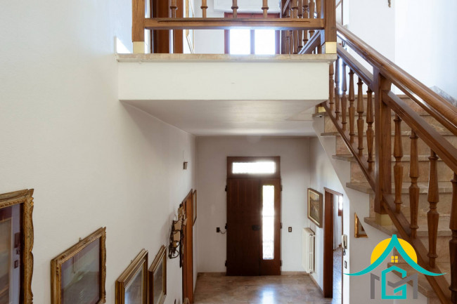 VILLA in Vendita a Empoli