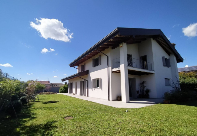 Villa in vendita a Pasian Di Prato (UD)