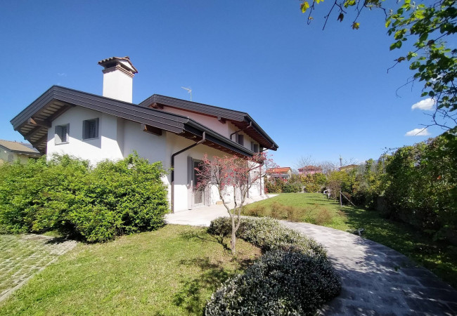 Villa in vendita a Pasian Di Prato (UD)