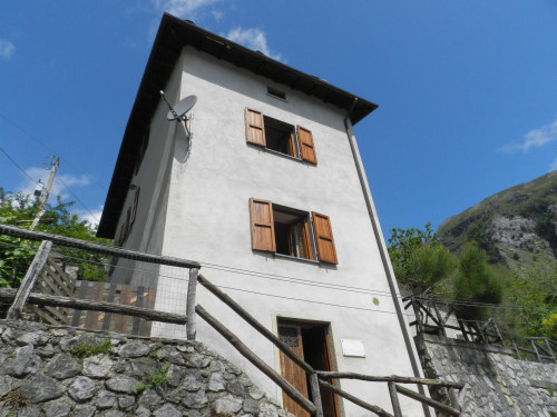 Casa indipendente in vendita a Capanne Di Careggine, Careggine (LU)