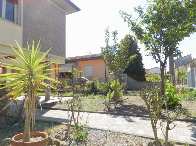 Porzione di casa in vendita a San Cassiano A Vico, Lucca (LU)