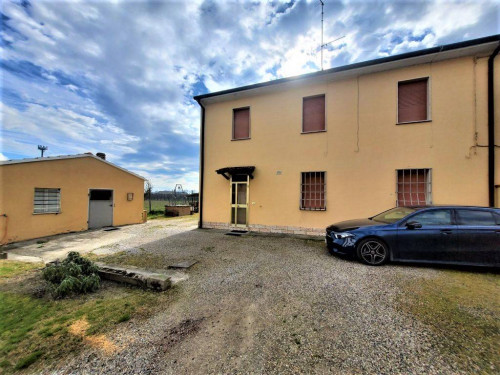 villa bifamiliare in Vendita a Ferrara