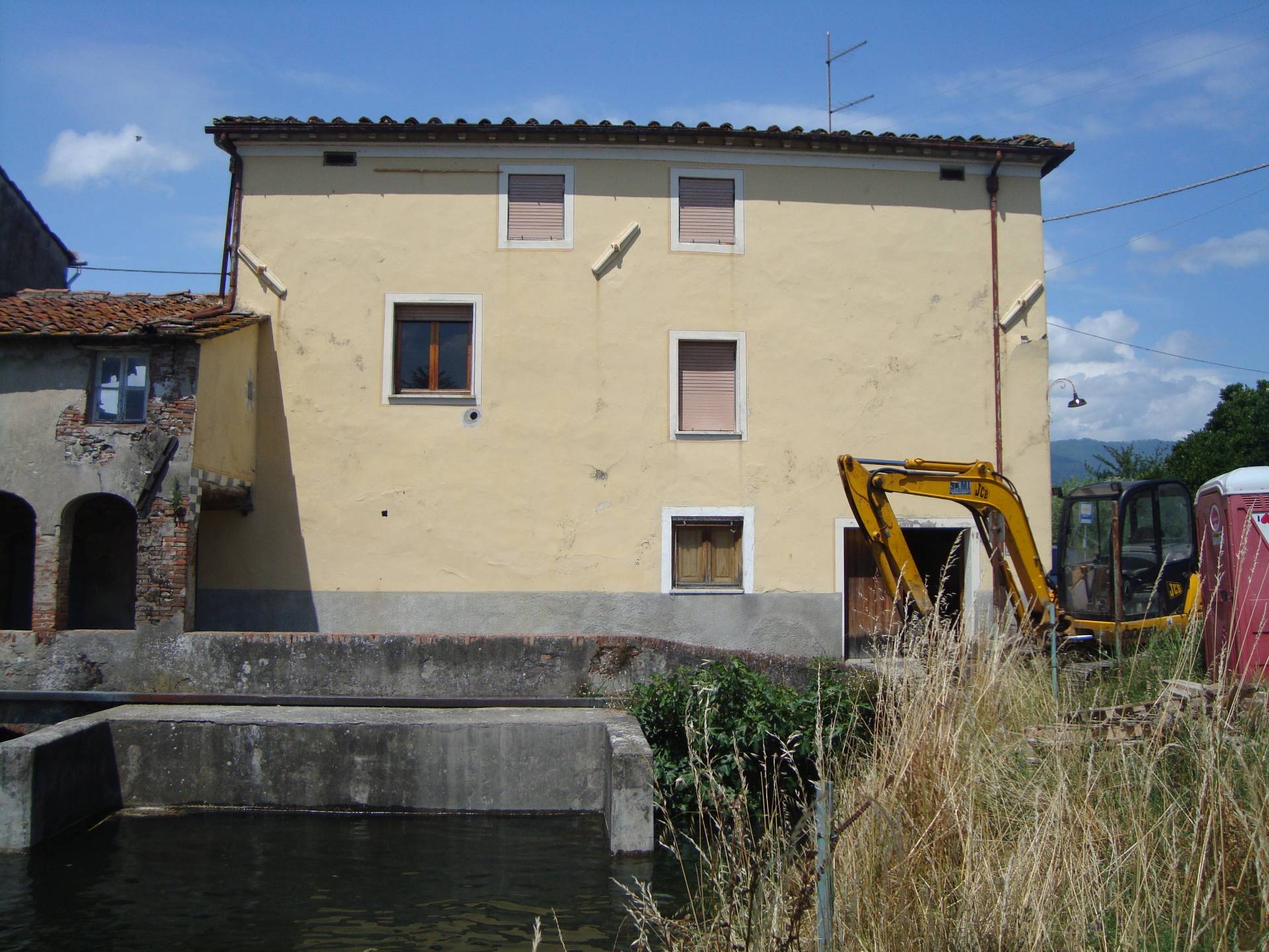 Villa Bifamiliare LUCCA vendita    SELECT IMMOBILIARE