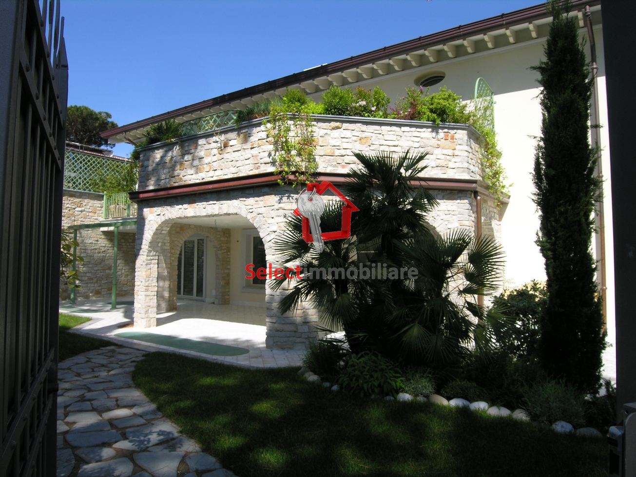 Villa FORTE DEI MARMI vendita  Roma Imperiale  SELECT IMMOBILIARE