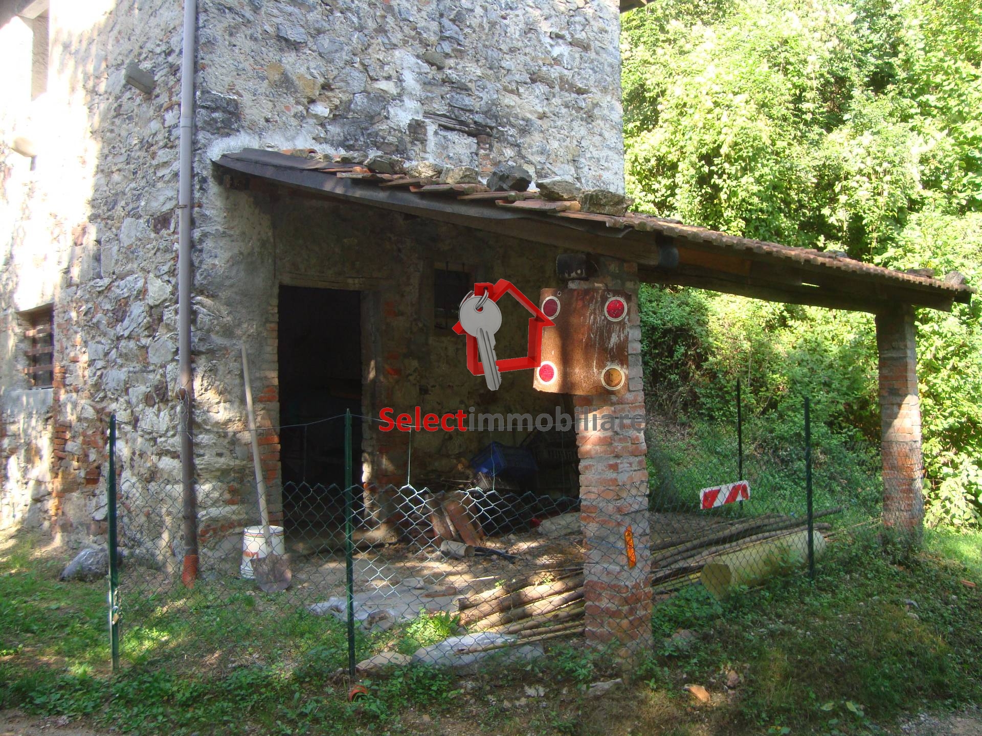 Rustico - Cascina BORGO A MOZZANO vendita    SELECT IMMOBILIARE