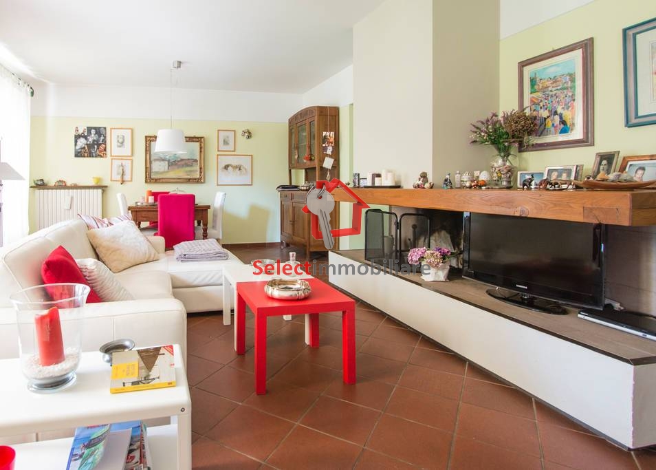 Villa BAGNI DI LUCCA vendita    SELECT IMMOBILIARE