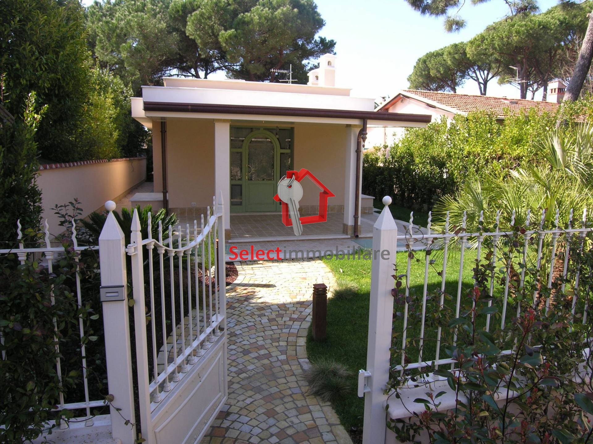  forte dei marmi vendita quart:  select immobiliare