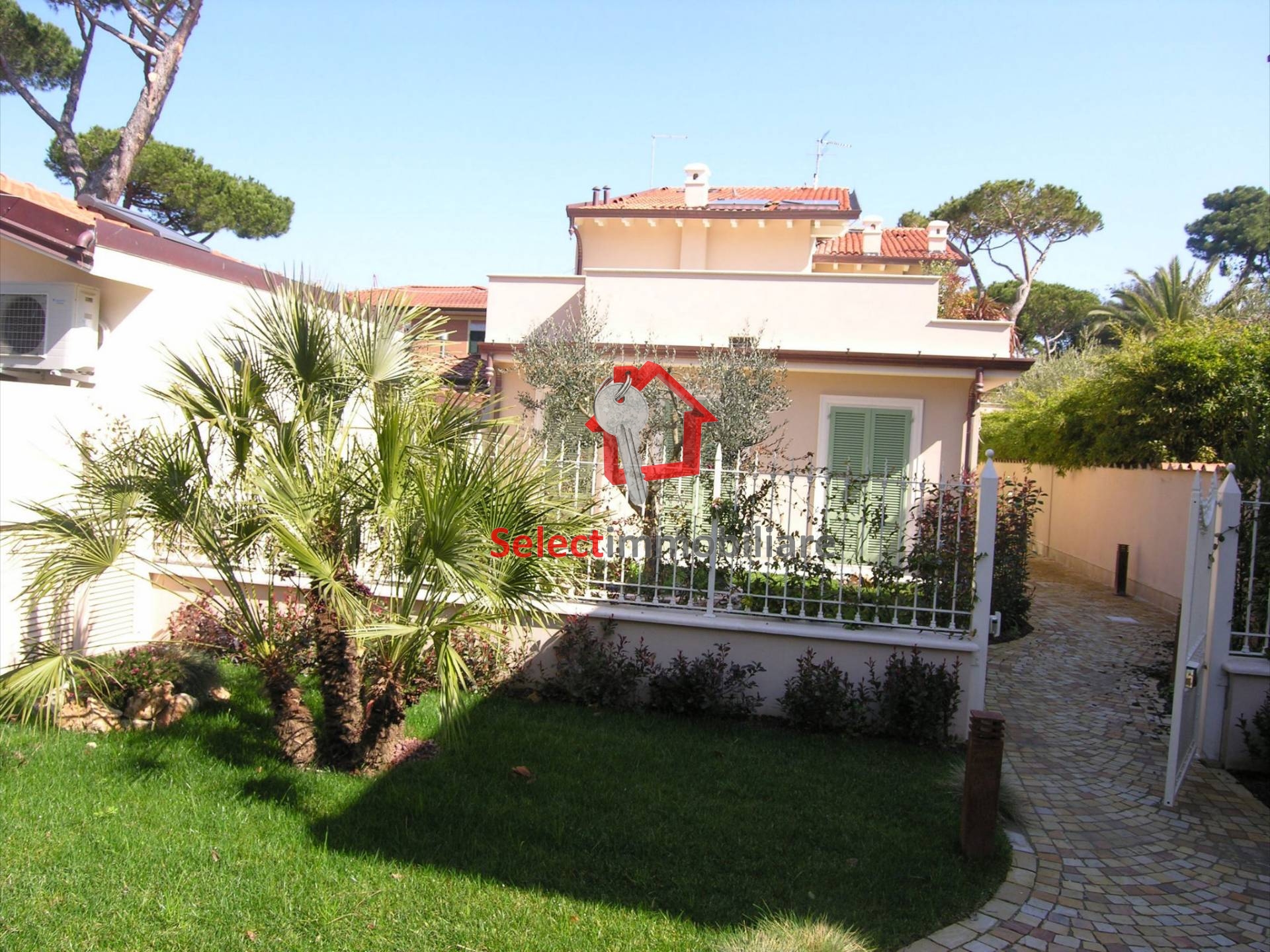 Villa FORTE DEI MARMI vendita    SELECT IMMOBILIARE