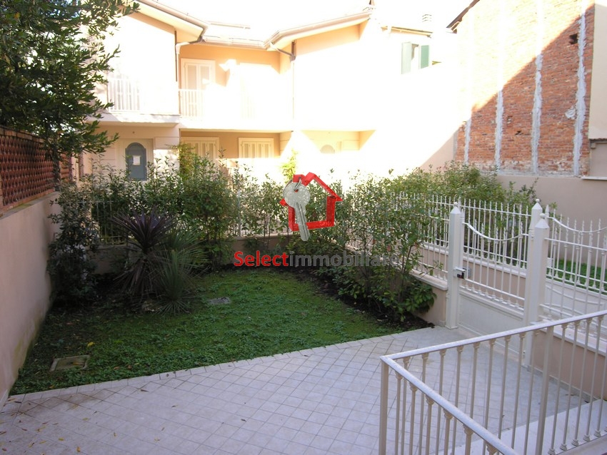  viareggio vendita quart: centro mare select immobiliare