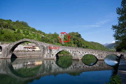 Appartamento BORGO A MOZZANO vendita  capoluogo  SELECT IMMOBILIARE