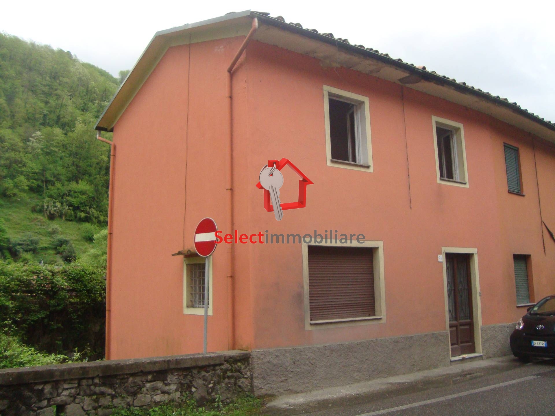 Villa Bifamiliare BORGO A MOZZANO vendita  capoluogo  SELECT IMMOBILIARE