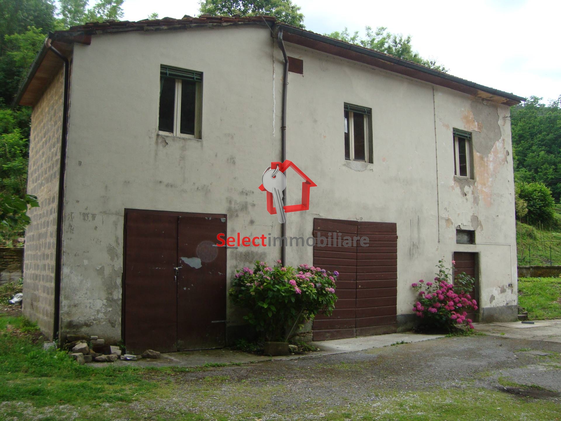 Villa Unifamiliare - Indipendente BAGNI DI LUCCA vendita    SELECT IMMOBILIARE