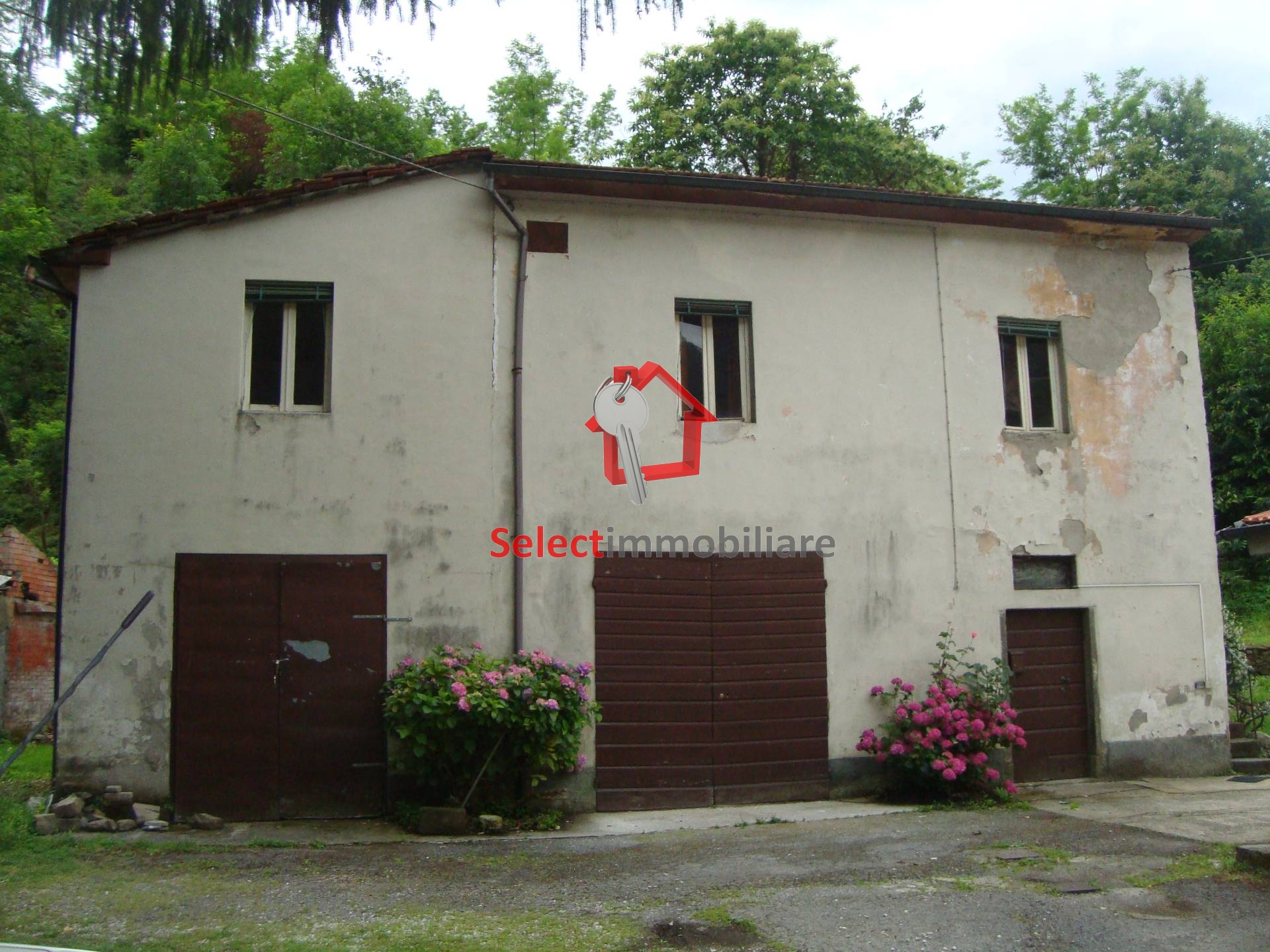 Villa Unifamiliare - Indipendente BAGNI DI LUCCA vendita    SELECT IMMOBILIARE